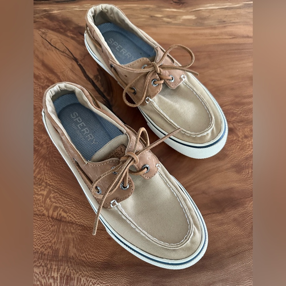 Men’s Tan Sperry Topsiders